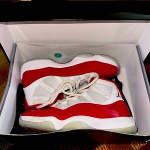 Air Jordan 11 cherrys
